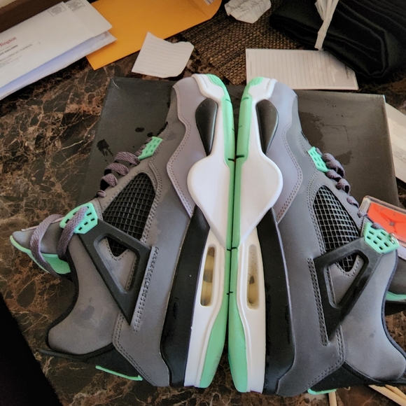 Jordan 4 Green Glow. Size 9.5 VNDS 100% authentic - Picture 7 of 8